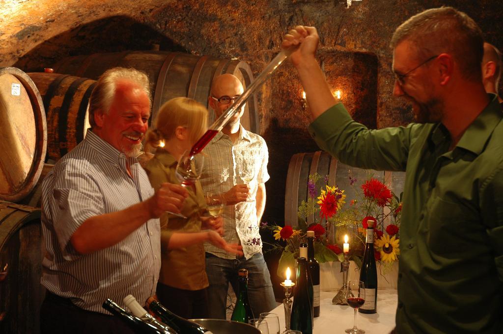 Гостевой дом Bio-Weingut Staffelter Hof Креф Экстерьер фото